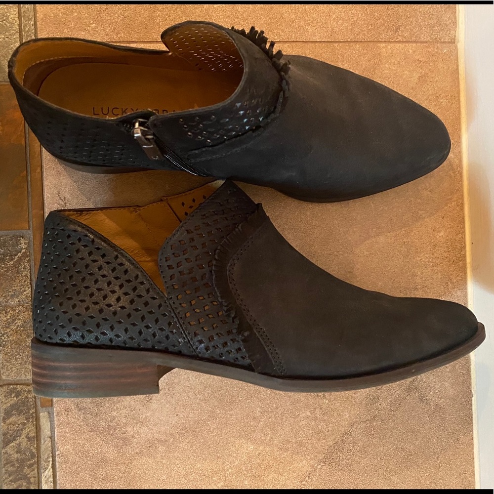 Lucky Brand black leather bootie - size 9